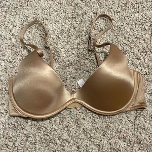 Victoria’s Secret PINK bra. Light padding. Size: 36B.